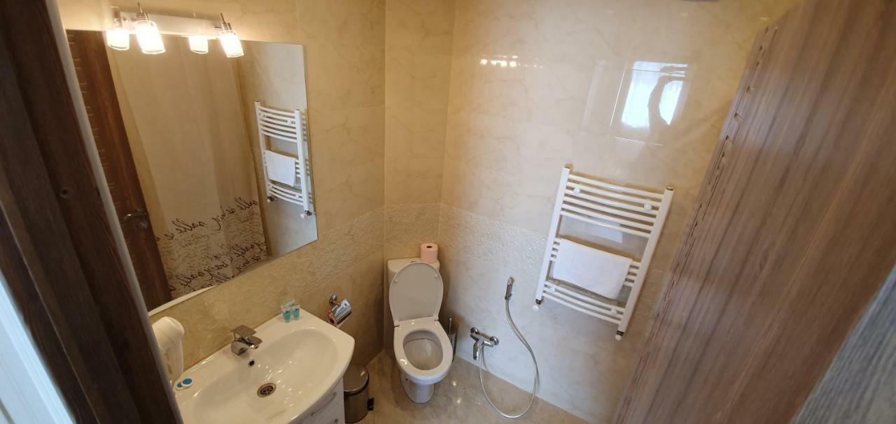 Hotel Dany Tbilisi Exteriör bild